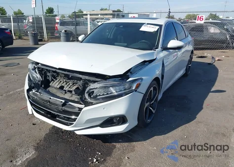 2022 Honda Accord Hybrid Touring z USA, uszkodzony, nr VIN 1HGCV3F92NA039441